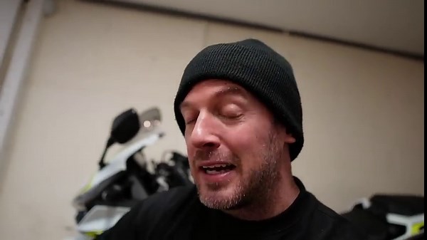 Exploring London at Night on My Yamaha T7