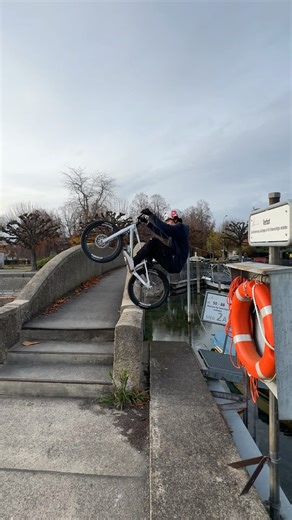 Guess if the break was intentional or not! 🤷‍♂️ #streettrials #trials #biketricks #freestyle #mtb