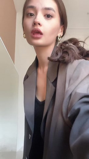 Styling Tips: How to Wear a Dark Blazer