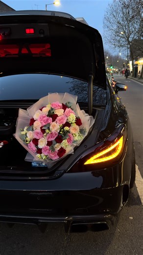 Cls 63 & Flowers 💖🌸 #illyrianflowers #w218 #mercedes #roses #cls | CLS 63 AMG