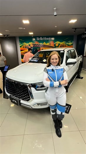 Soy Catherine Ciardiello 💙 on Instagram: "🚙💥 $23.739 más iva+ IGTF+ intt | ¡Dos por una! Llévate La Venezolana Pro 4x4 y además una cuatrimoto 🏍️ de @jacmotorsvzla 📍Lanzamiento oficial en el nuevo concesionario JAC Bello Monte @jacbellomonte Ficha técnica: 🛠️ Motor Turbo 2.0L 188 HP | 300 Nm de torque | Gasolina | Euro IV ⚙️ Transmisión: Manual de 6 velocidades 📏 Dimensiones: Largo 5.36 m | Ancho 1.88 m | Alto 1.82 m | Despeje 220 mm 📦 Capacidad de carga: 1.000 kg | Tanque: 76 L 🧩 Suspe