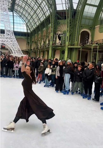 Experiencing the Largest Indoor Ice Rink in Paris