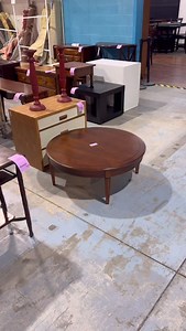 I still can’t believe what I found under the coffee table, so I’m really glad I could repurpose it with a modern flower pot twist!! 🌸🌹🌻 Where ever you are Bob, Fran, Rob & Ann I hope you guys see this! 🫶🏼 And a big shout out to @musecraft.furniture , the coffee table looks great next to their sectional! #ad I got their Bainbridge sectional cause I wanted a deeper seat I could sink into! It’s super comfortable while still looking great! The fabric is their Creame Linen look, with light wood 