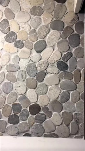 New flat pebble backsplash done 😍 #backsplash #interiordesign #kitchenhacks