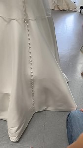 Unbustling a French Bustle- quick easy!✨ #alinaalterations #alteration #tips #tipsandtricks #howto #wedding #weddingdress #bridal #viral #trend #reels #instagram #insta #instalike #foryou #foryoupage #foryourpage #fyp #fypシ #fypage #like #share #save #beautiful #bride #bridedress #diy | Alina Alterations