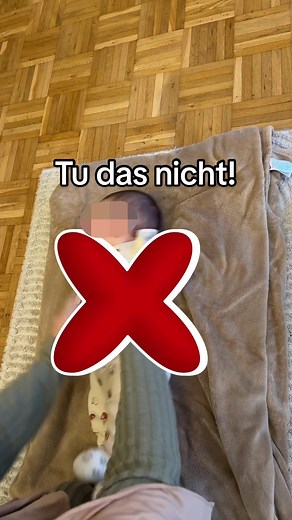 Mein Baby dreht sich🥹♥️ So unterstützt du dein Baby beim Drehen. #3months #baby #drehen #alhamdulillah #tipps
