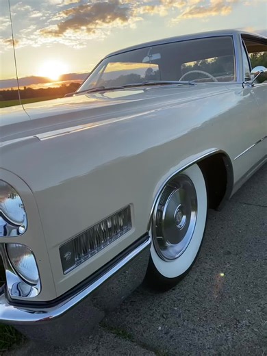 Explore the Iconic 1966 Cadillac DeVille