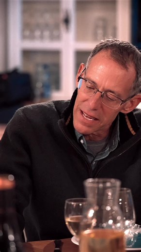 Why is it so important to learn French where it surrounds you - for greater progress?🇫🇷 In this video, you see a dinner where Institut de Français students gathered after classes: more real conversations, practice, reinforcing what they’ve learned, and growing confidence in speaking. From time to time, the chef organizes special evenings like this, incorporating a tasting game into the experience - something you’ll discover together with us in Villefranche. Spend 4 weeks on the French Riviera,