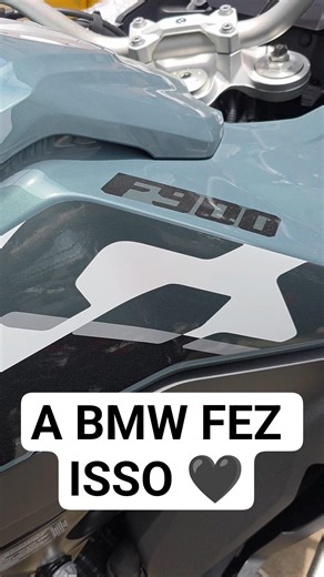 BMW F900GS Adventure 2026: Nova Cor SAGE GREEN