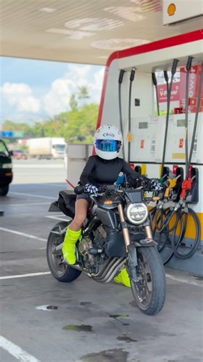 GOOD TIMES START AT 8000 RPM | HONDA CB650R #2026 #bikelife #bikergirl #honda #cb650r