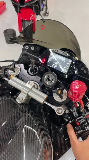 Yamaha YZF R6 2015 with Austin Racing GP1R Carbon Titanium Full System👍