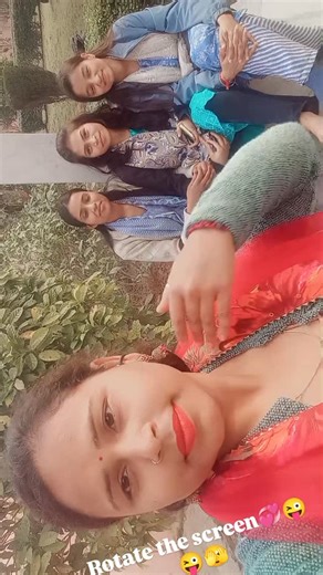 Goldi Singh on Instagram: "Rotate the screen 💞😜😜😜#viral #trendingreels #friendshipgoals #funnyvideos"