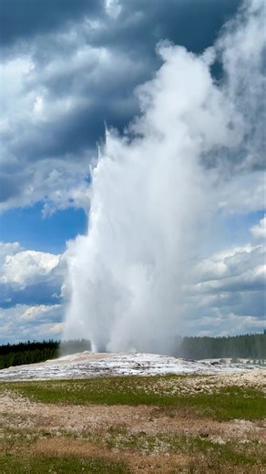 29K views · 1.1K reactions | Here’s another short video of Old Faithful erupting on Friday at Yellowstone National Park. It captures the powerful burst of steamy water shooting high into the sky and just how many people gathered to watch it happen. Such an incredible natural wonder to witness in person! | Ed Piotrowski WPDE | Facebook