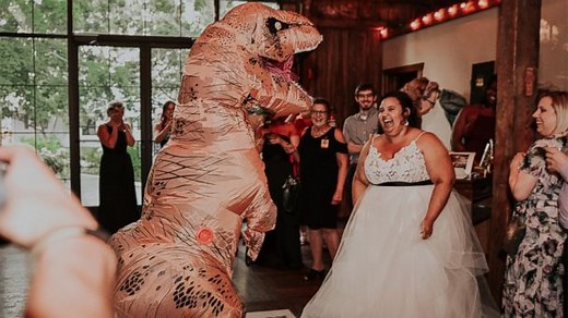 This couple's Jurassic Park-themed wedding is a must-see