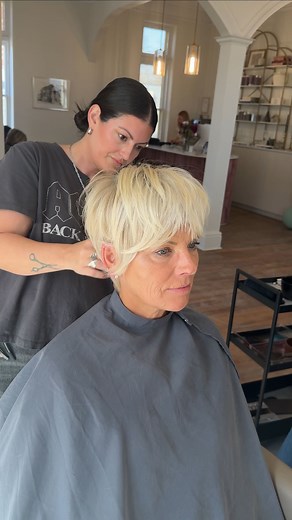 Alaina - HAIRCUTTING SPECIALIST/ EDUCATOR on Instagram: "Razor haircuts are an incredible way to add soft texture and effortless movement to the hair. Unlike traditional scissor cutting, which creates more defined lines, a razor allows for seamless blending, weight removal, and airy, lived-in edges. This makes it perfect for creating styles that feel light and modern while still maintaining structure. For my client’s short blonde pixie, we wanted something fun and sexy that would help her grow o
