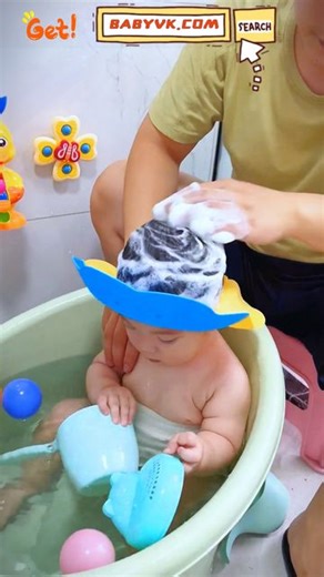 BabyVK® on Instagram: "Does bath time end with crying and soap in your baby’s eyes?  Baby Hair Wash Cap to the rescue!  This cap shields their eyes from soap and water, making hair washing a breeze. Time for happy, tear-free baths!  #babyhairwash #bathfun #happybaby #tearsnomore #parentingtips #easyhairwash #babycare #toddlerlife"