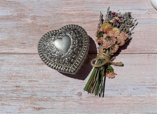 Vintage Heart Shaped Trinket Box, Romantic Vanity Decor, Silver Plated Ornate Lid, Glass Jewelry Box - Etsy