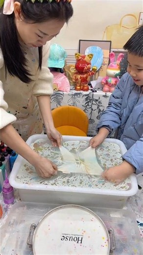 You Won't Believe How This Pattern Prints Onto Clothes 😱