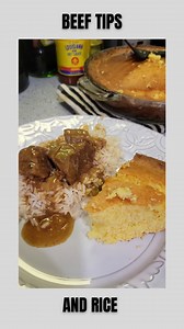 My Aunt Would Cook Beef Tips And Rice Every Sunday, Sometimes With Cabbage or Something Green But Most Of The Time With Some Cornbread. I Always Complained About It, Now When I Look Back At It, It’s The Best Thing That’s Happened To Me. Beef Tips And Rice For The Win! Follow For More Hood Staples 🔋 By @followthesocialqueues | bwoodcooks