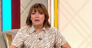 Lorraine Kelly gobsmacked as she discovers her 'hobbit' feet are on racy site