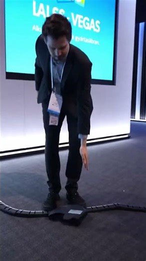 Hatlaszaltózni es ciganykerekezni is tud az orias techceg uj robotja