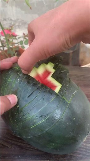 #simple watermelon 🍉 carving cutting design skills #watermelon cutting #watermelon flower #shorts