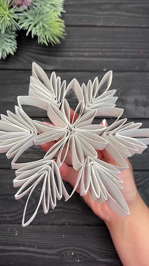 DIY Winter Ornaments: Easy Paper Snowflake Tutorial