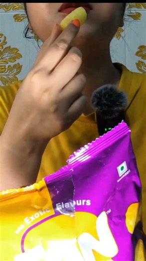 Fun flips puffs ( Cheesy Pizza Flavour ) #yummmmy #puff #tasty #eatingsounds #cheesypuffs