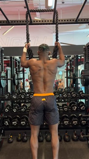 31K views · 86 reactions | This is what an all-natural body looks like! Some will say it’s all genetics. I say it’s from starting physical training since middle school AND genetics  This was post-training pull-ups and striking drills. How many reps and sets can you guys do?  | Aljamain "Funk Master" Sterling | Facebook