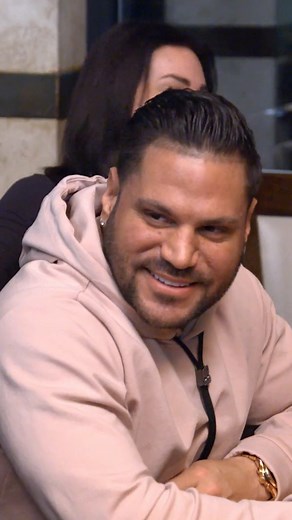 who approved these applications at an Ivy League school? 😭🎓 JERZDAY is almost here! Tune into an all-new #JSFamilyVacation TOMORROW at 8p on MTV! 📚