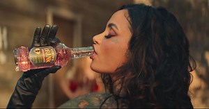 T-Pain & Kehlani Hustle A Few Cowboys In "I Like Dat" Visual