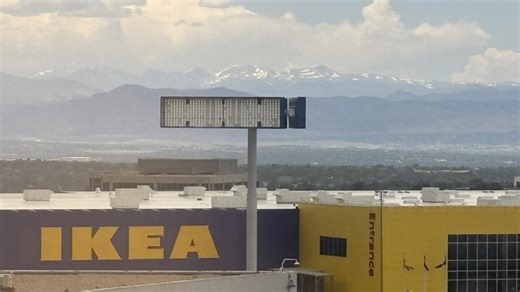 Strong wind gust causes damage in Centennial