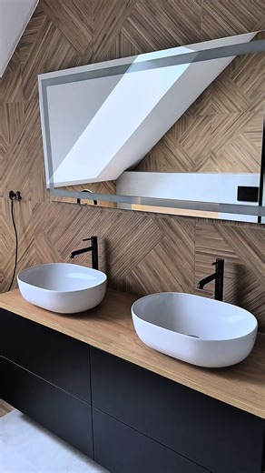 Nowoczesny projekt łazienki na poddaszu