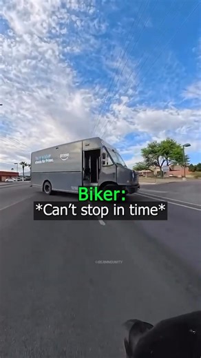 Amazon Driver Turns Without Stopping