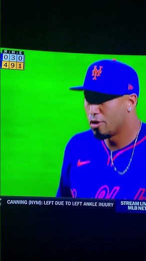 The New York Mets defeat the Braves 4-0 to split the series