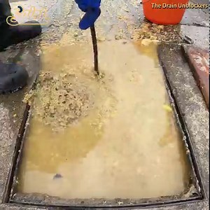 Unblocking A Manhole Process youtube.com/TheDrainUnblockers | S. Saint