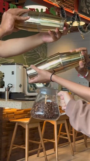 Life Tree Eatery & Workspace on Instagram: "Happy Long Weekend Guys! Holiday panjang, nongki di @lifetree.salatiga aja ga sihh 😙🙌🏻 Pilih menu yang creamy ada, menu coffee ada, atau menu yang fruity juga ada dong pastinya ~ Life.Tree Eatery & Workspace 🌿 Jl. Kartini No.4 Salatiga 🍃 09.00-23.00 🌿 +6281391126917 #lifetreesalatiga #lifetreecoffee #coffeeshop #ilufasalatiga #ilufa #kitasatustudio #gagaldietlagii #kitangadmin #jajansalatiga #salatigaculinary #salatiga"