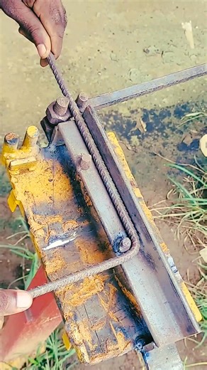 Bending metal using metal bending tools is easy for professional blacksmiths | Good welder