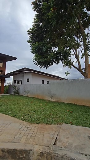 OVERLOOKING VIEWS SINGLE DETACHED WITH INFINITY POOL BRAND NEW FULLY MODERN FINISHED HOUSE AND LOT IN SUN VALLEY ESTATE ANTIPOLO, CITY Selling Price: Php 60,000,000 Cash/Bank Financing DETAILS: 📍Lot Area: 470 sqm 📍Floor Area: 550 sqm 📍4 Bedrooms 📍Gym room convertiable to reg bedroom 📍entertainment room convertable to reg room 📍Maids room and driver's room with Own bathroom 📍6 Toilet & Bath 📍4 Car garage 📍Basement 📍High Ceiling 📍Infinity Pool 📍Overlooking Balcony For Inquiries, Kindly