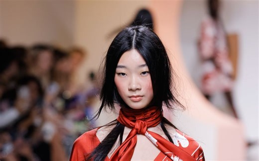 【别致优雅】法国时尚品牌LEONARD 2024 春夏系列秀场