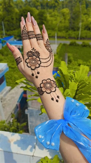 mehndi design simple back hand