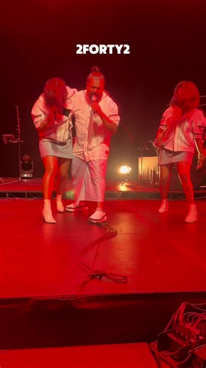 Night like these ✨🎶 2FORTY2 Music Concert brought the Sinhala spirit alive 🇱🇰🎶 One community. One rhythm. One unforgettable night. Absolutely fantastic show 👏🏽🎤✨ #2FORTY2 #SriLankan #MusicUnites #ConcertEnergy #NewZealand 🎵🇱🇰✨🇳🇿 @2FORTY2