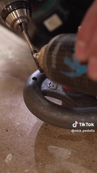 I made my version of a Roubo Workbench.. . . . . . #woodwork #woodworker #woodworking #custommade #bespoke
