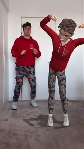 Who’s better...me or my twin on @vtagme 😏 #ad #vTag #vTagYoureIt