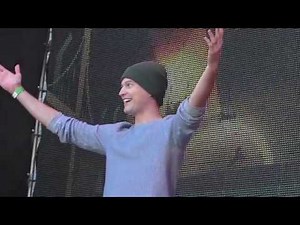 Connor's coin tricks in real life from Bryan Dechart | Detroit: Become Human Comic Con