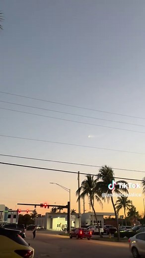 I need an explanation!! Meteor???? Space X? Correction to my in video text, there WAS a launch today and there is also one on the 8th. . . #qtna #space #spacex #meteor #spacegirl #sky #NASA #confusion #phenomenon #miami #broward #florida #cloud #southflorida #onlyinbroward #onlyindade #CapCut #rocket #rocketlaunch #shootingstar #explorepage #fire #skyfire #fyp #fypシ #fypage #fypシ゚viral