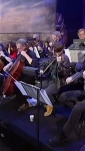 #Throwback to Oasis’ first performance on Later… with Jools Holland, December ‘94 🔥 🎬: BBC Music