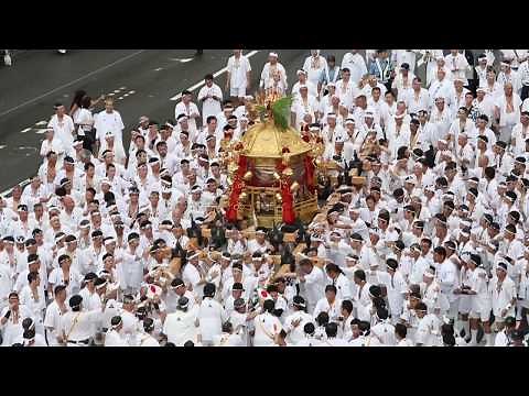 京都・祇園祭 雄壮に神輿掲げ「神幸祭・渡御」