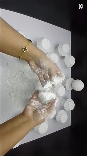asmr baking soda crushing