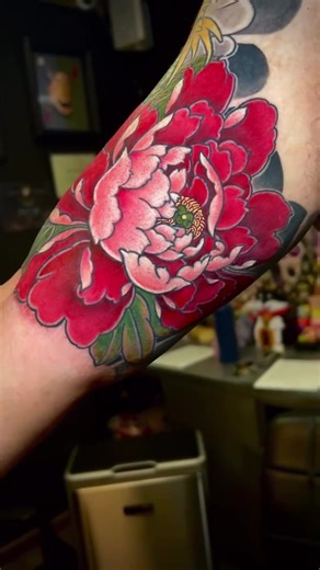 Beautiful color peony flower tattoo, bringing out vibrant tones and elegant details. Tattooed by @Will If you like the work or have any questions, please don’t hesitate to contact us at 626-570-9224 or 714-847-8484 #traditionaltattoo #sleevetattoo #orientaltattoo #peonytattoo #tattoos